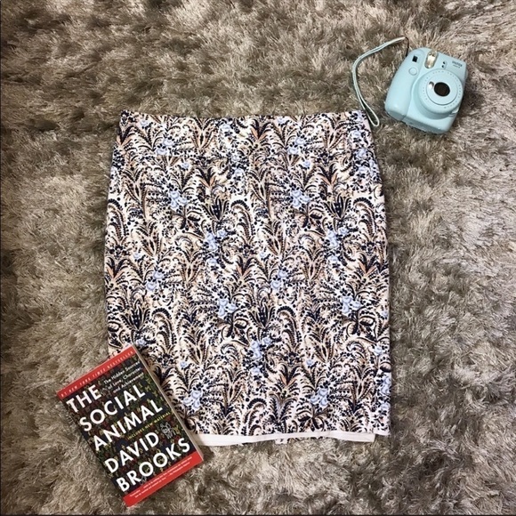 Ann Taylor Decorative Pencil Skirt - Picture 6 of 6